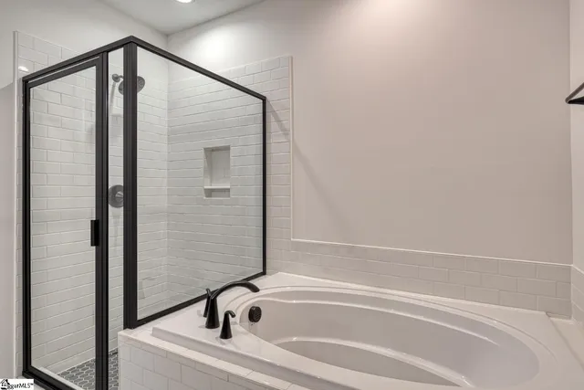 $1,199,999 | 763 Enoree River Place, Greer, SC 29651