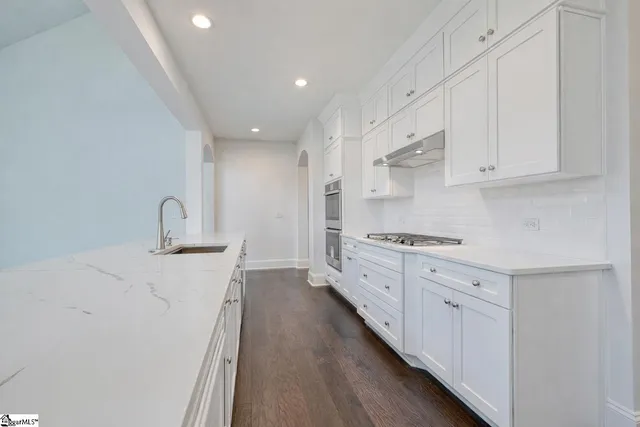 $1,199,999 | 763 Enoree River Place, Greer, SC 29651