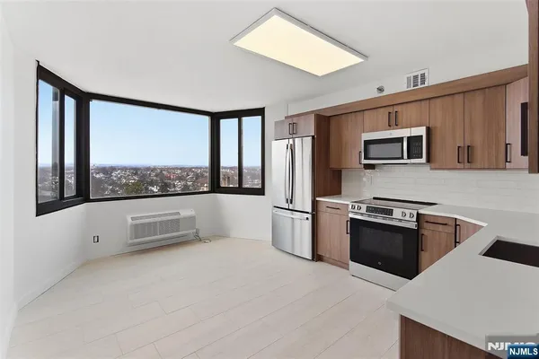 $360,000 | 326 Prospect Avenue, Unit 12A, Hackensack, NJ 07601