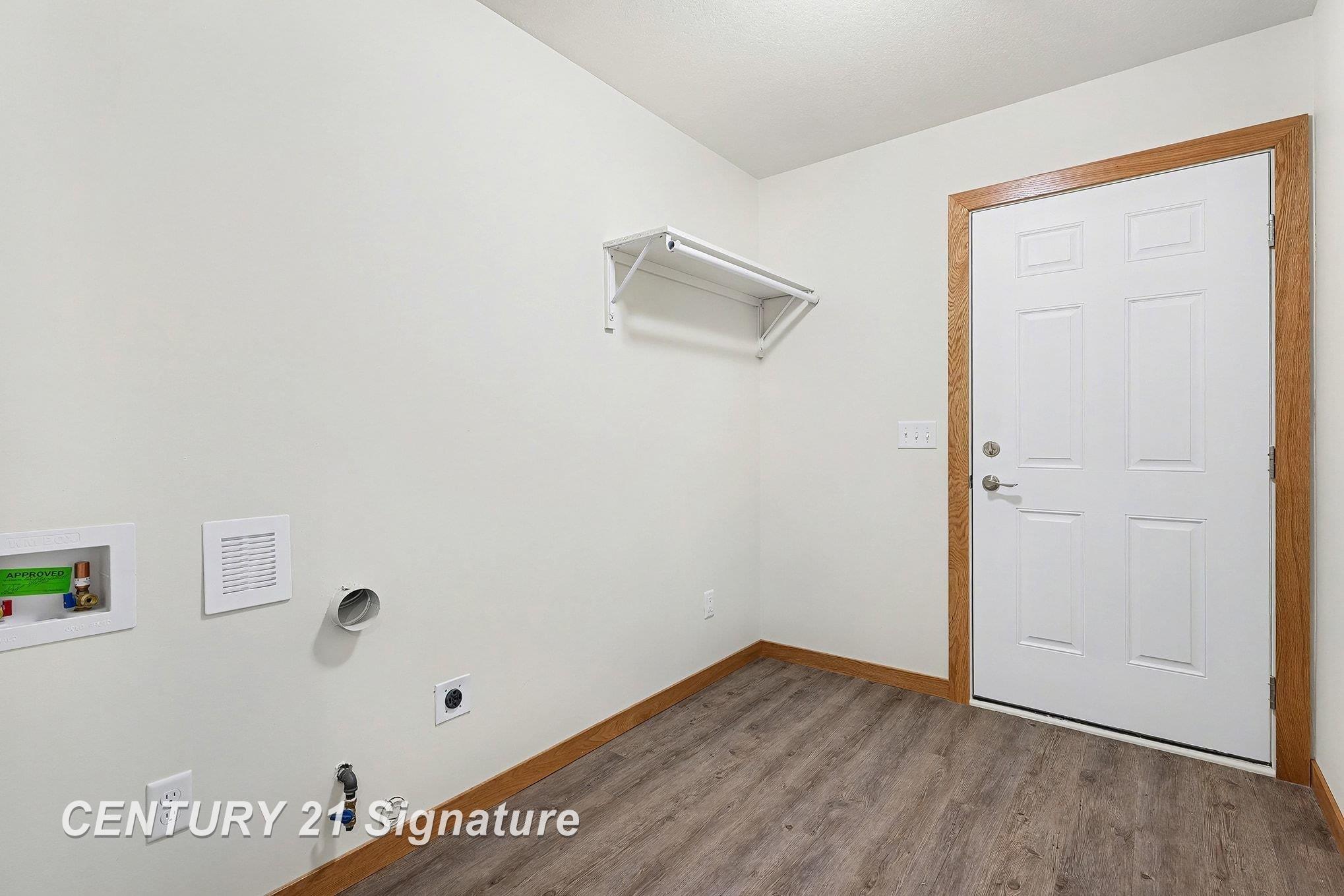 8487 North River Road Freeland, MI 48623 - Photo 11 of 27
