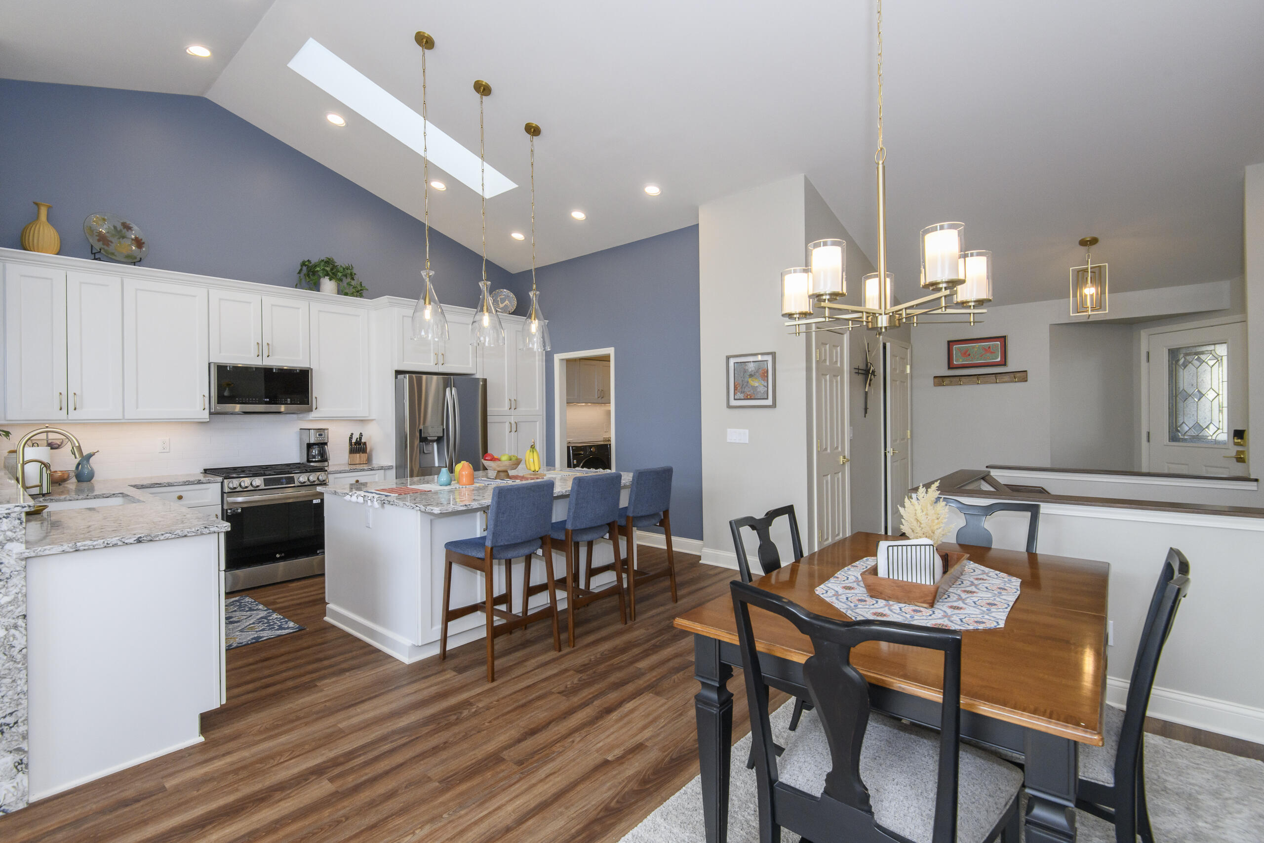 426 Oak Tree Court Hartland, WI 53029 - Photo 18 of 60 426 Oak Tree-13