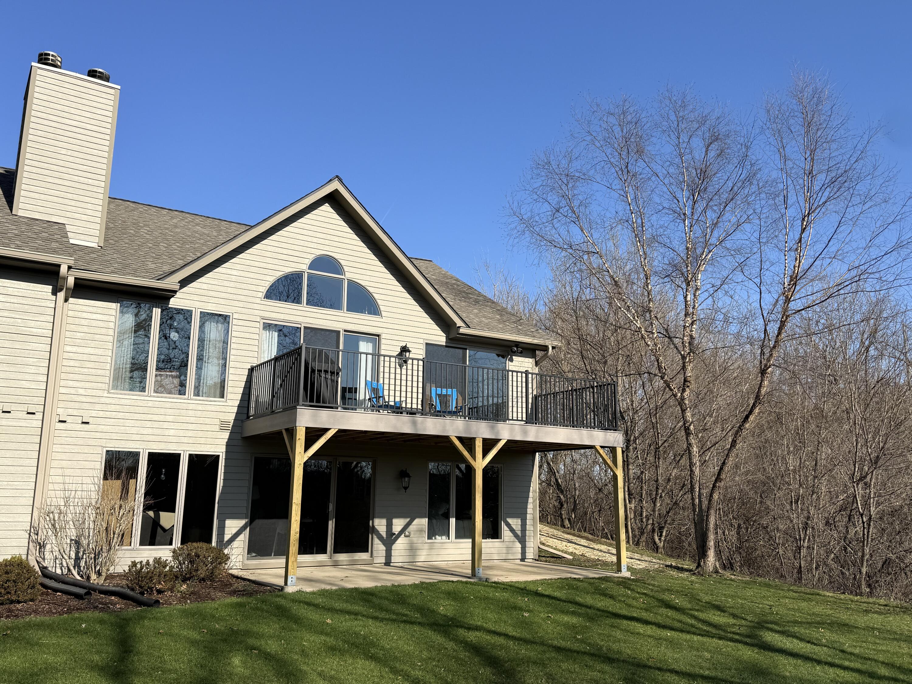 426 Oak Tree Court Hartland, WI 53029 - Photo 2 of 60 IMG_2347
