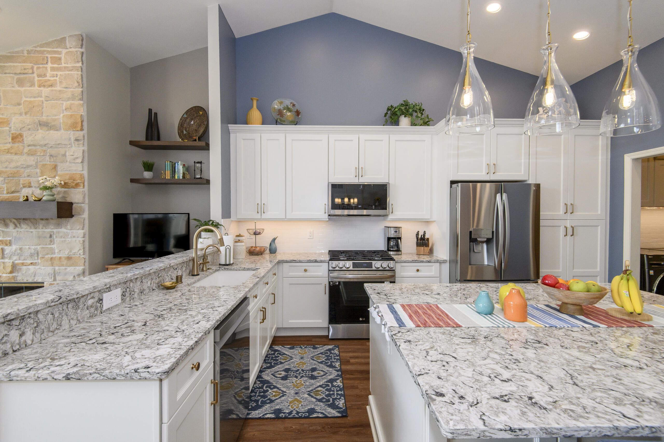 426 Oak Tree Court Hartland, WI 53029 - Photo 24 of 60 426 Oak Tree-19