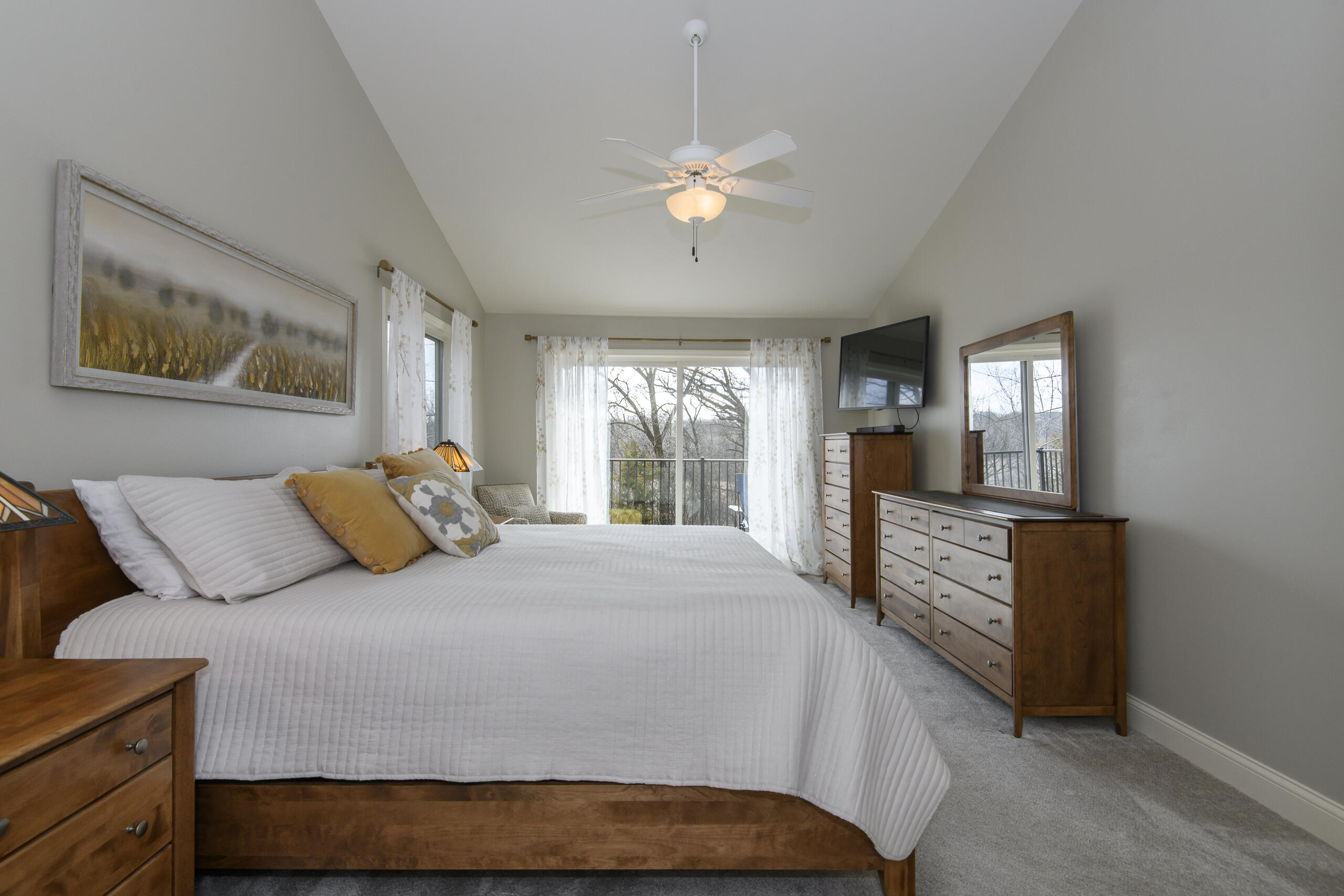 426 Oak Tree Court Hartland, WI 53029 - Photo 37 of 60 426 Oak Tree-32