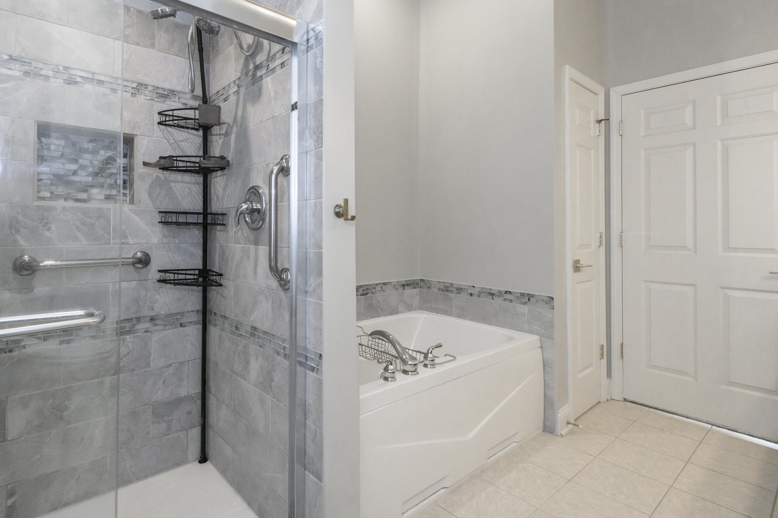 426 Oak Tree Court Hartland, WI 53029 - Photo 41 of 60 426 Oak Tree-36