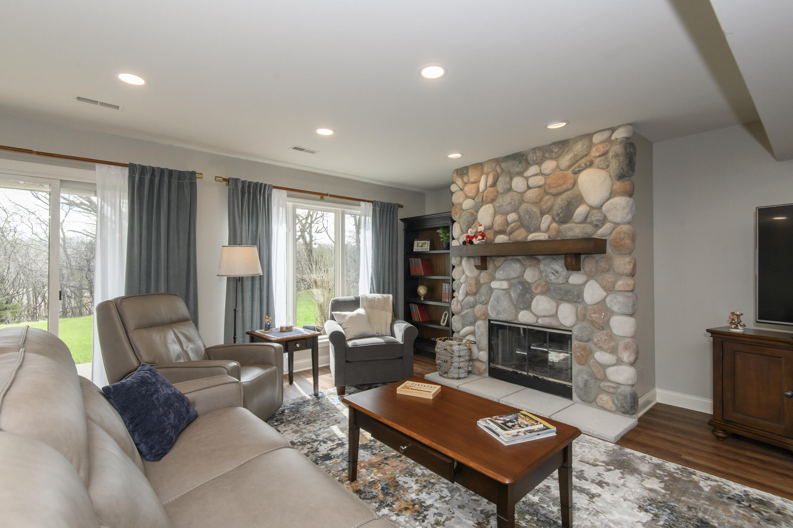 426 Oak Tree Court Hartland, WI 53029 - Photo 47 of 60 426 Oak Tree-42