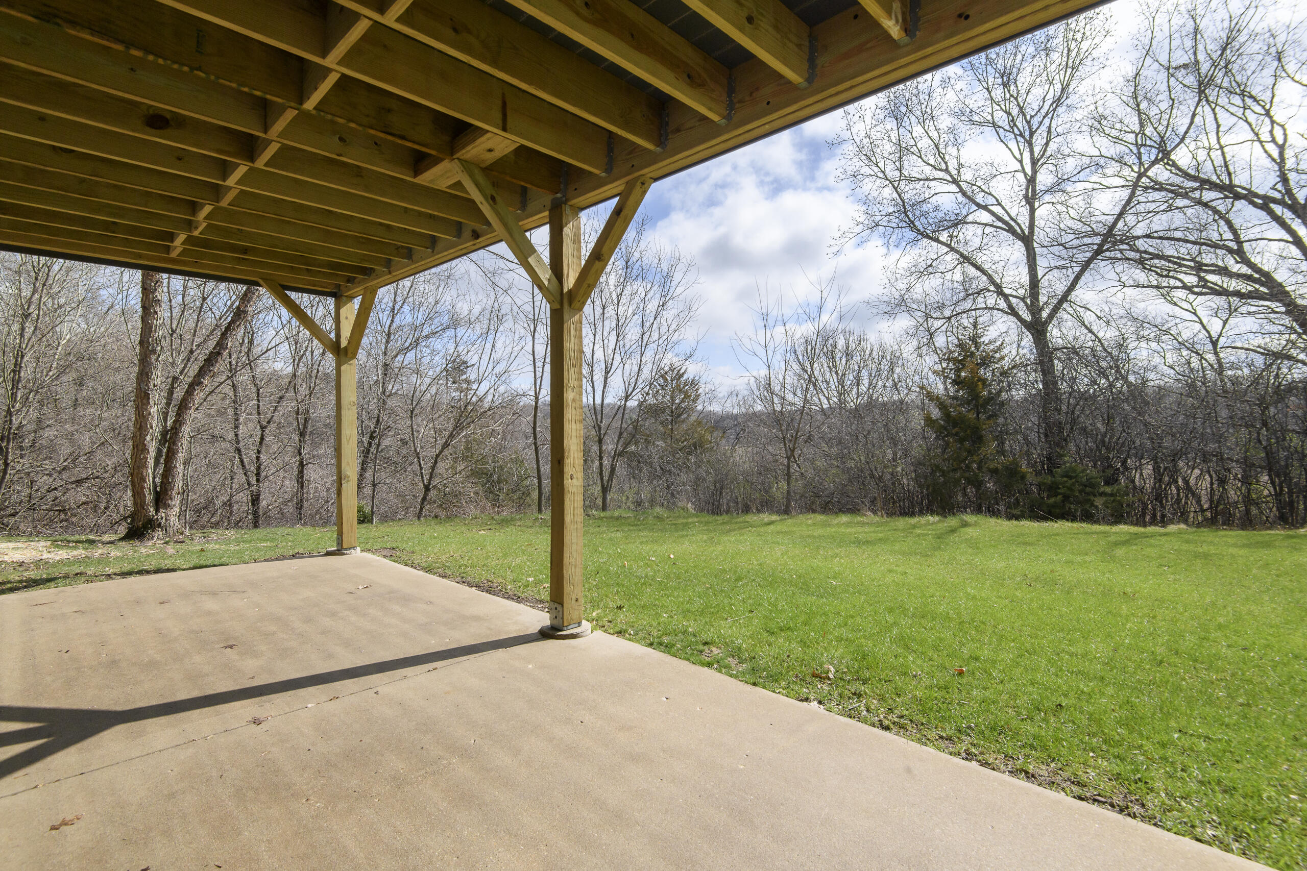 426 Oak Tree Court Hartland, WI 53029 - Photo 10 of 60 426 Oak Tree-5