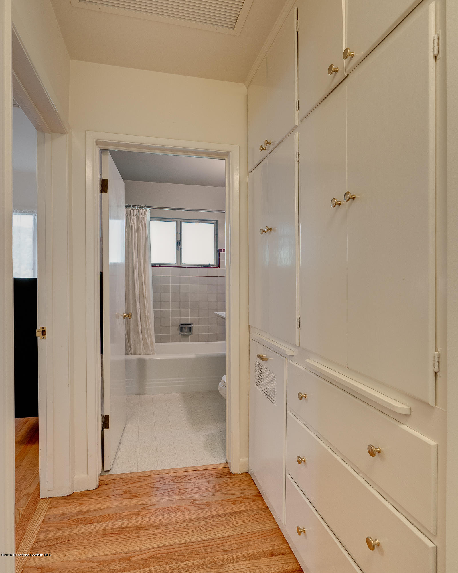 220 Glenullen Drive Pasadena, CA 91105 - Photo 19 of 29 egpimaging_220Glenullen_019_MLS