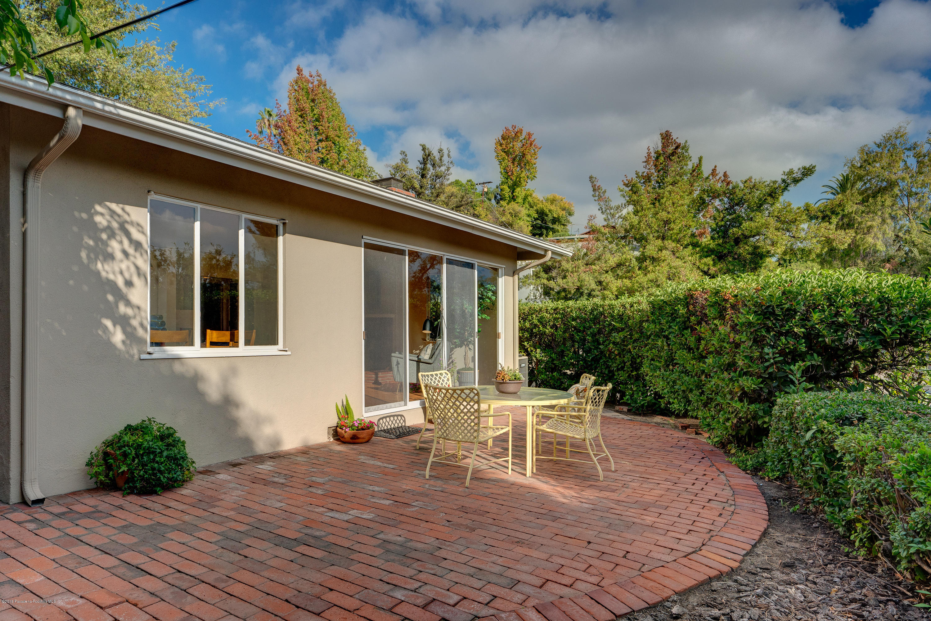 220 Glenullen Drive Pasadena, CA 91105 - Photo 24 of 29 egpimaging_220Glenullen_024_MLS