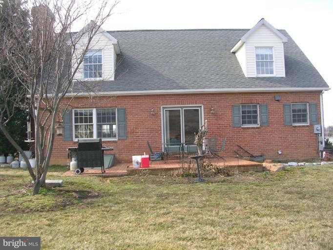 Exterior (Rear)