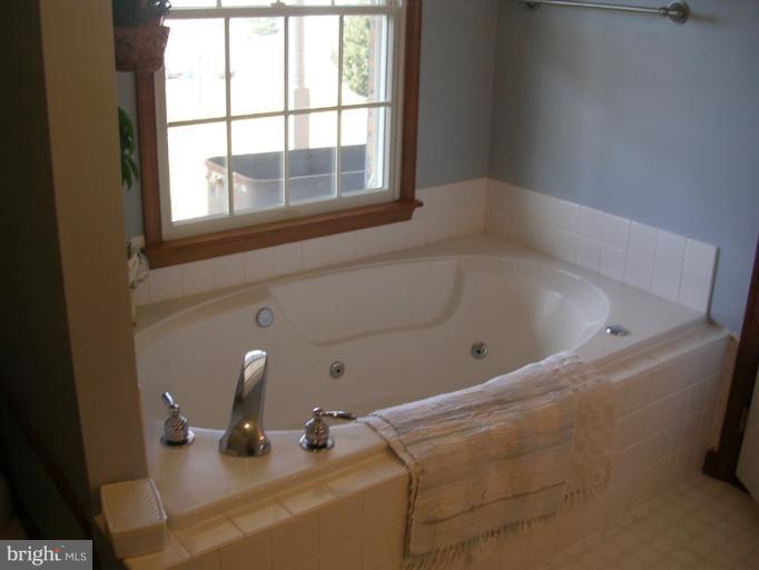 12917 Bikle Road Smithsburg, MD 21783 - Photo 10 of 27 Bath (Master)