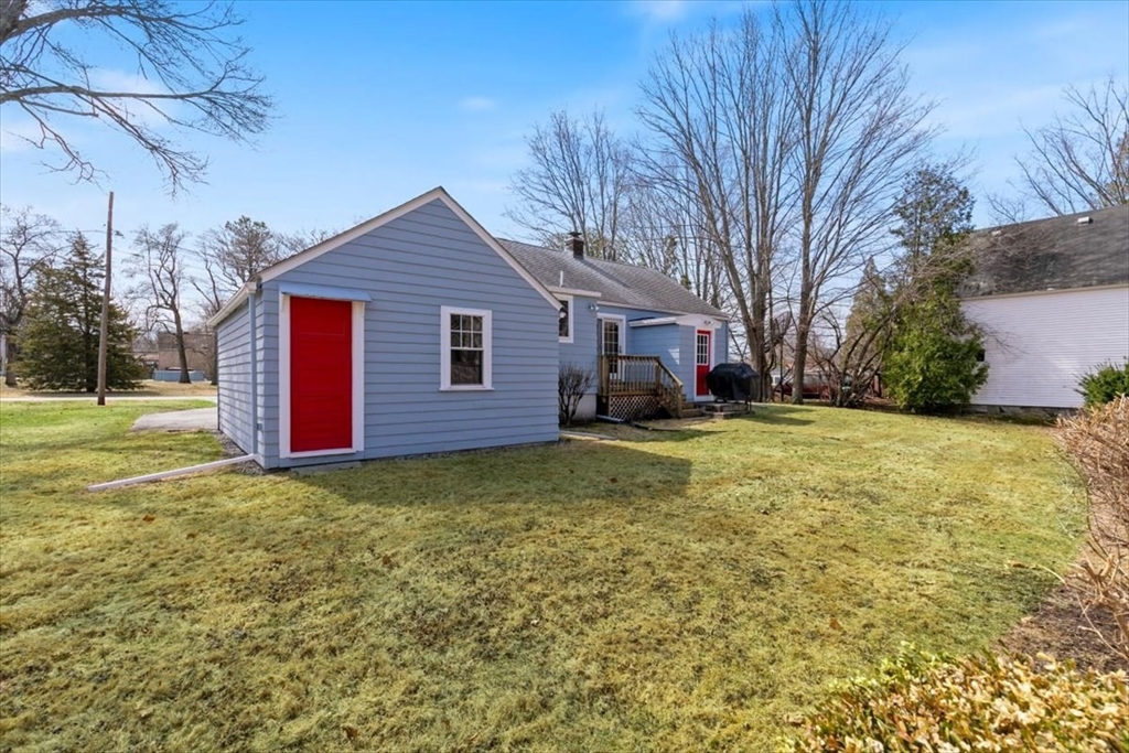 137 Bay State Road North Andover, MA 01845 - Photo 34 of 40