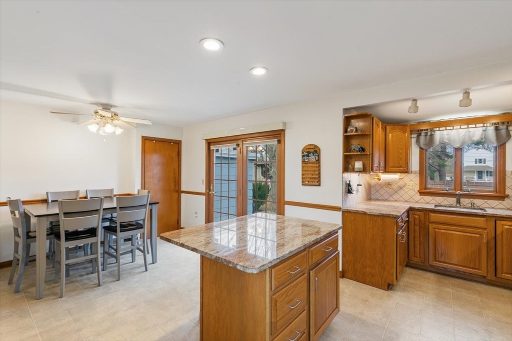 137 Bay State Road North Andover, MA 01845 - Photo 10 of 40