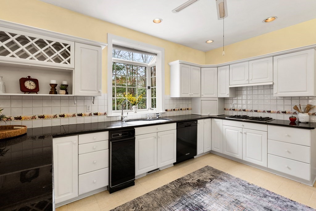 171 Mossman Road Sudbury, MA 01776 - Photo 4 of 42 Gallery Image 4
