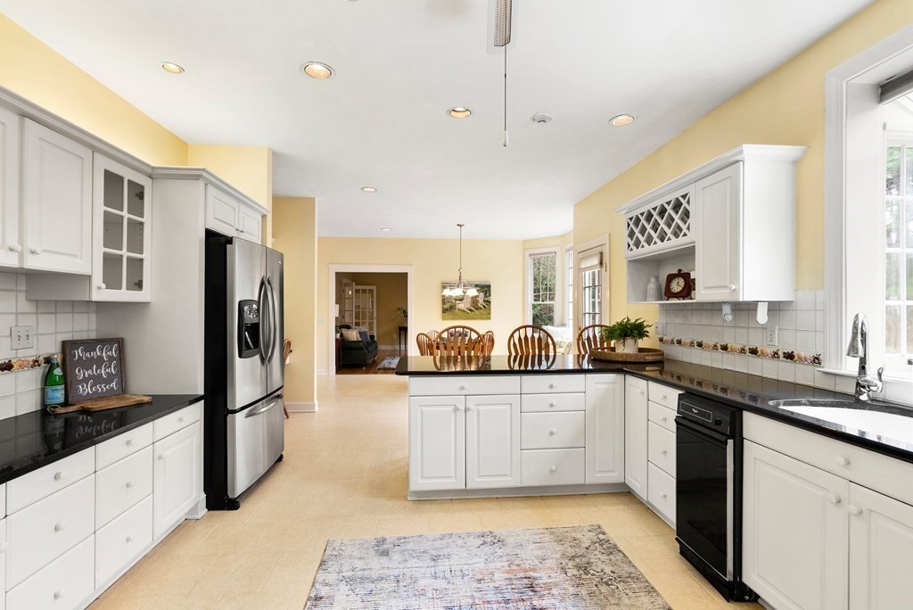 171 Mossman Road Sudbury, MA 01776 - Photo 7 of 42 Gallery Image 7