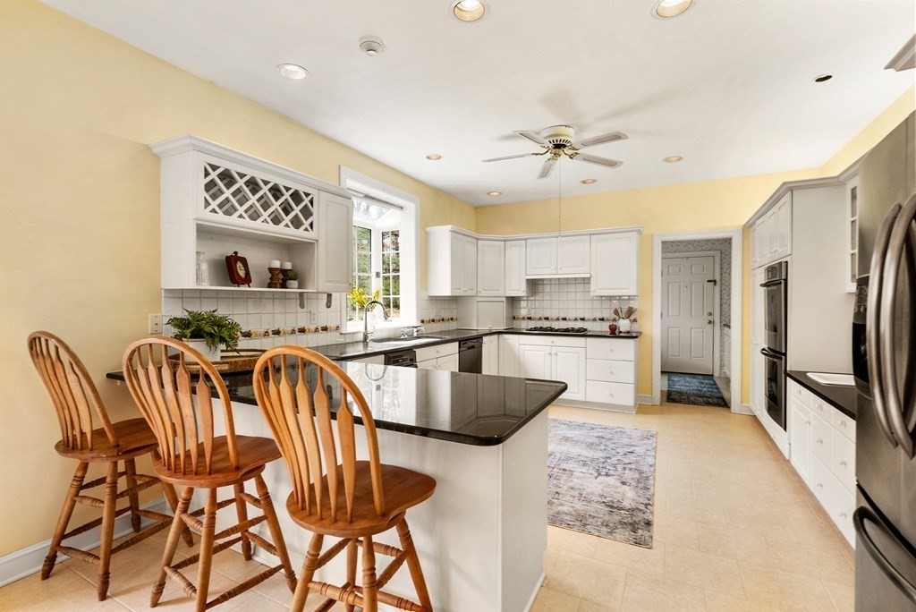 171 Mossman Road Sudbury, MA 01776 - Photo 8 of 42 Gallery Image 8