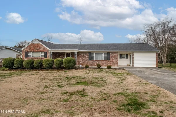 $375,000 | 978 North Linden Drive, Alcoa, TN 37801