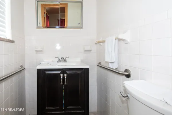 $375,000 | 978 North Linden Drive, Alcoa, TN 37801