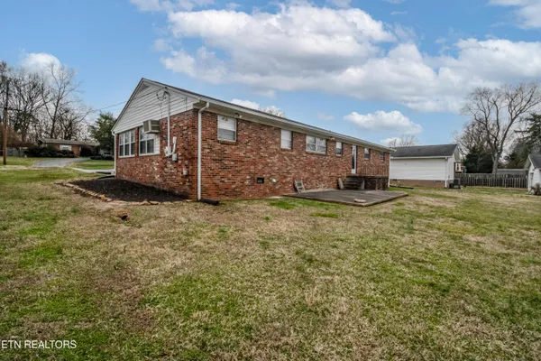 $375,000 | 978 North Linden Drive, Alcoa, TN 37801