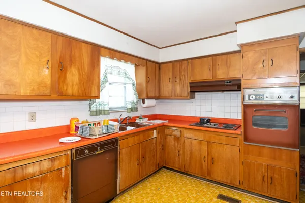 $375,000 | 978 North Linden Drive, Alcoa, TN 37801