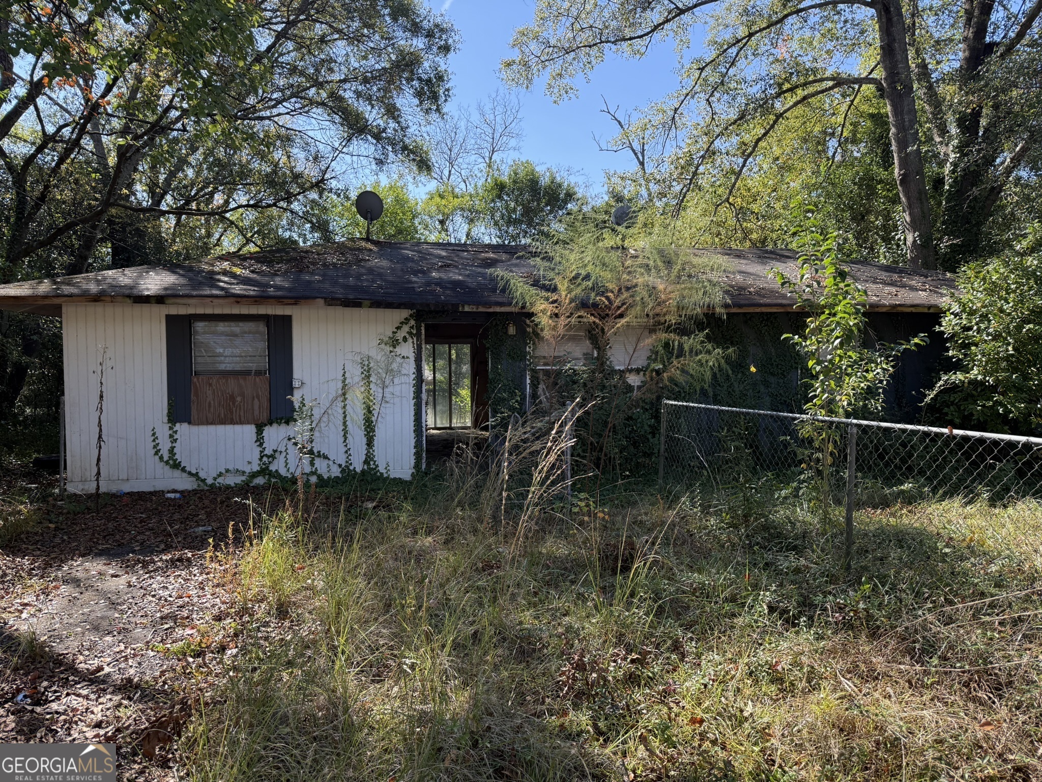 2468 Brevard Drive Macon, GA 31206 - Photo 14 of 27 a backyard of a house with lots of green space