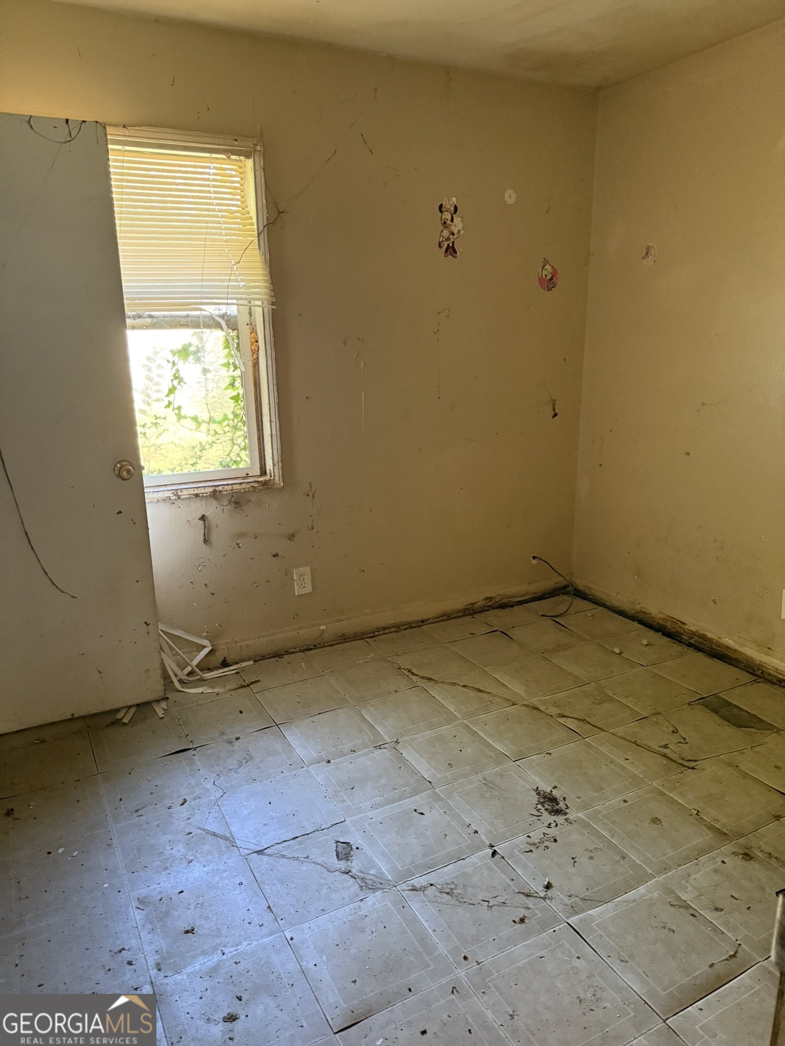 2468 Brevard Drive Macon, GA 31206 - Photo 20 of 27 a view of a room with window