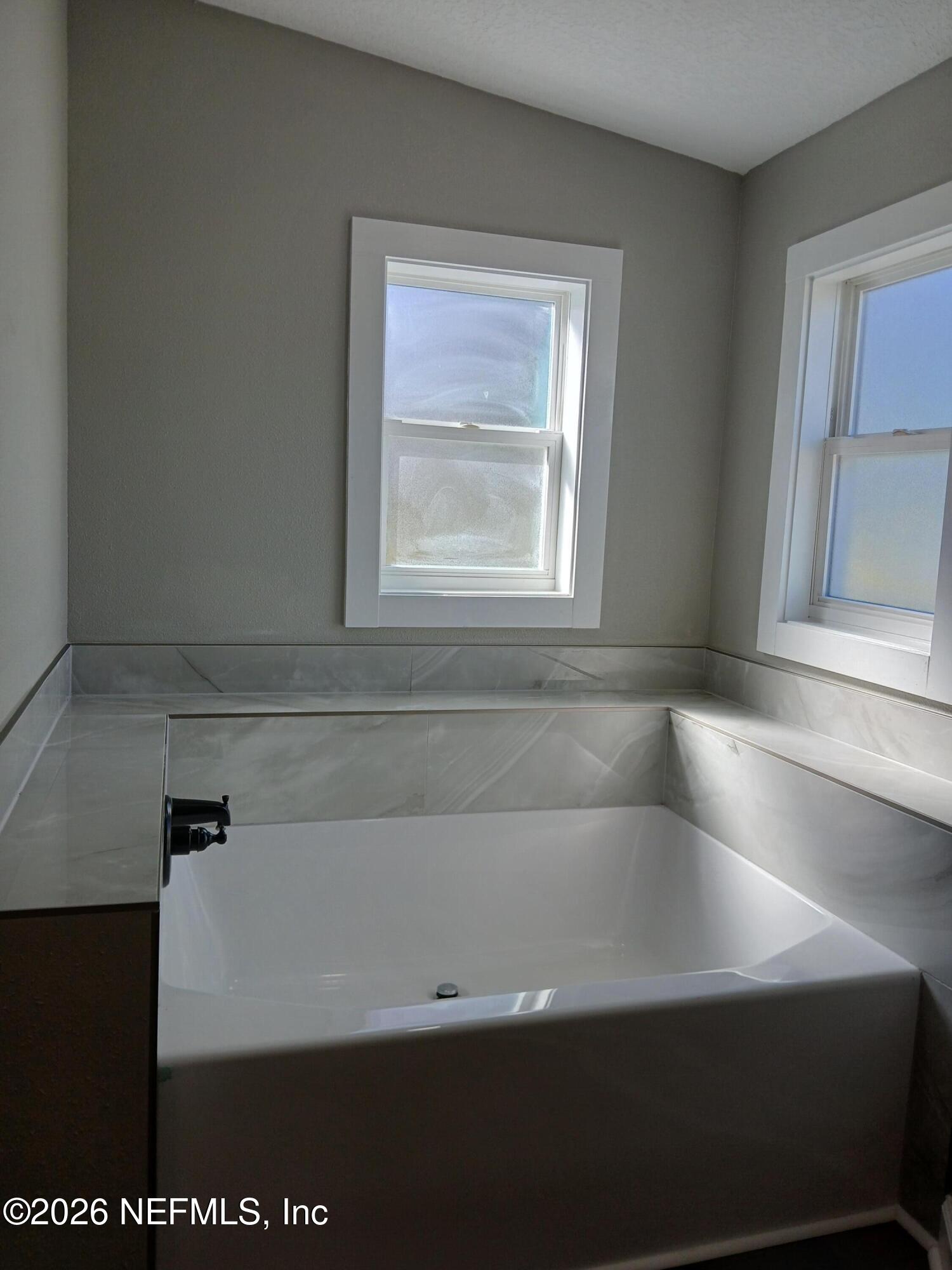 54234 Hazel Jones Road Callahan, FL 32011 - Photo 18 of 37 Master Tub