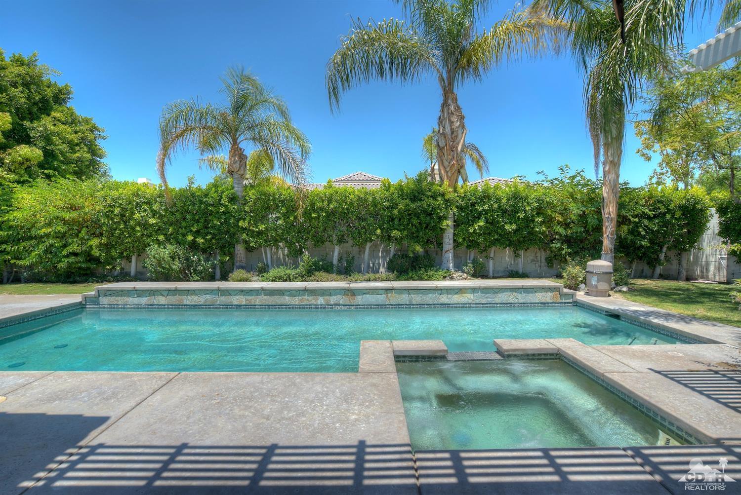 52 Sherwood Road Rancho Mirage, CA 92270 - Photo 25 of 25 a view of a backyard with a garden