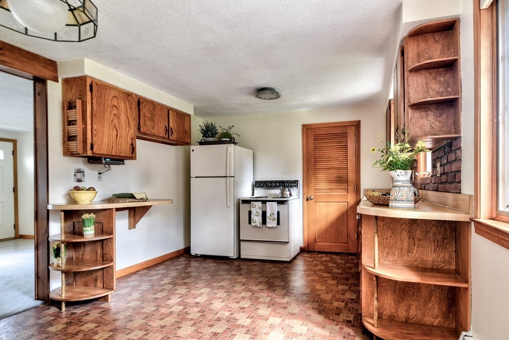 32 Reo Road Maynard, MA 01754 - Photo 8 of 23 Gallery Image 8