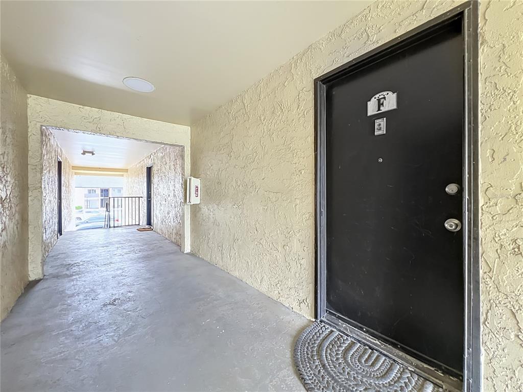 918 Lake Destiny Road, Unit F Altamonte Springs, FL 32714 - Photo 4 of 37