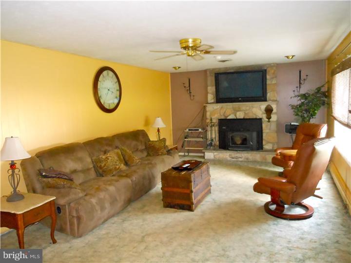 82 Bluebird Road Holland, PA 18966 - Photo 5 of 14 Gallery Image 5