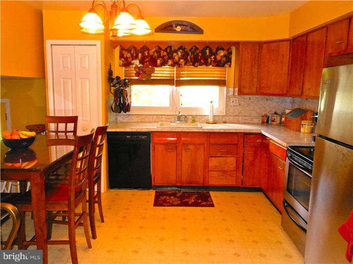 82 Bluebird Road Holland, PA 18966 - Photo 7 of 14 Gallery Image 7