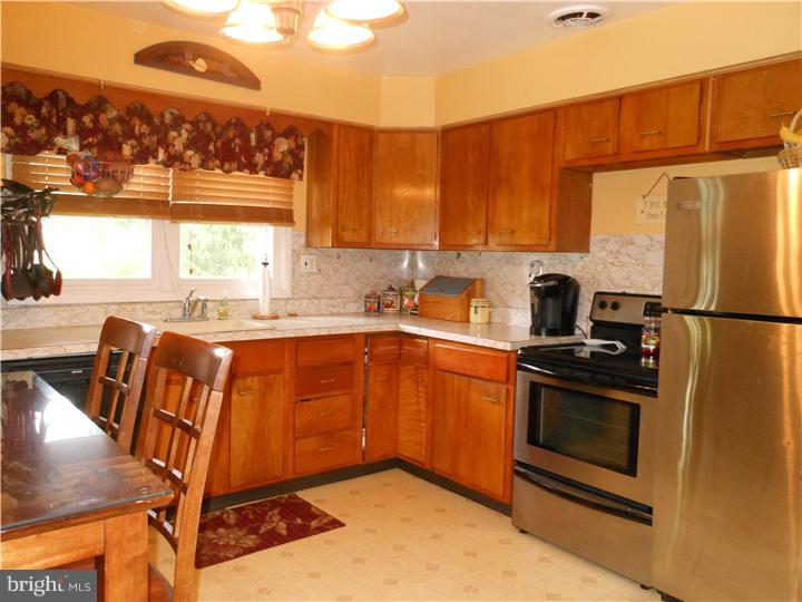 82 Bluebird Road Holland, PA 18966 - Photo 8 of 14 Gallery Image 8
