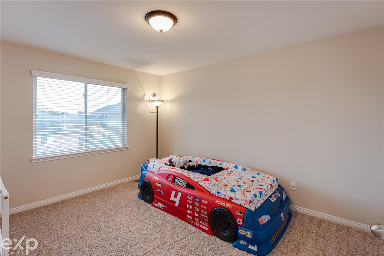 16136 Moore Park Road Macomb, MI 48044 - Photo 27 of 39 50026814-26.JPG
