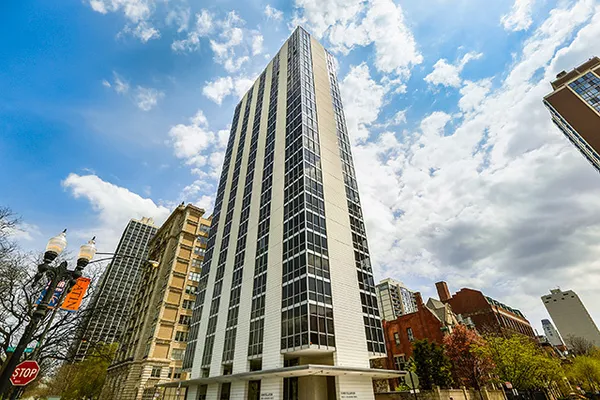 $224,900 | 1555 North Dearborn Parkway, Unit 17C, Chicago, IL 60610