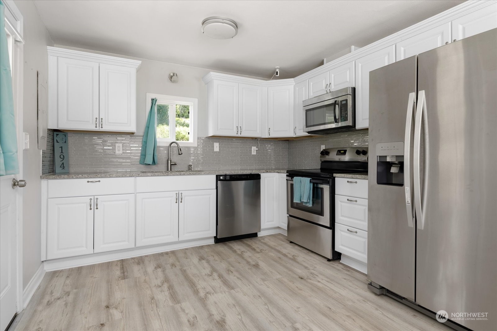 194 East Frostad Road Oak Harbor, WA 98277 - Photo 13 of 34 Gallery Image 13