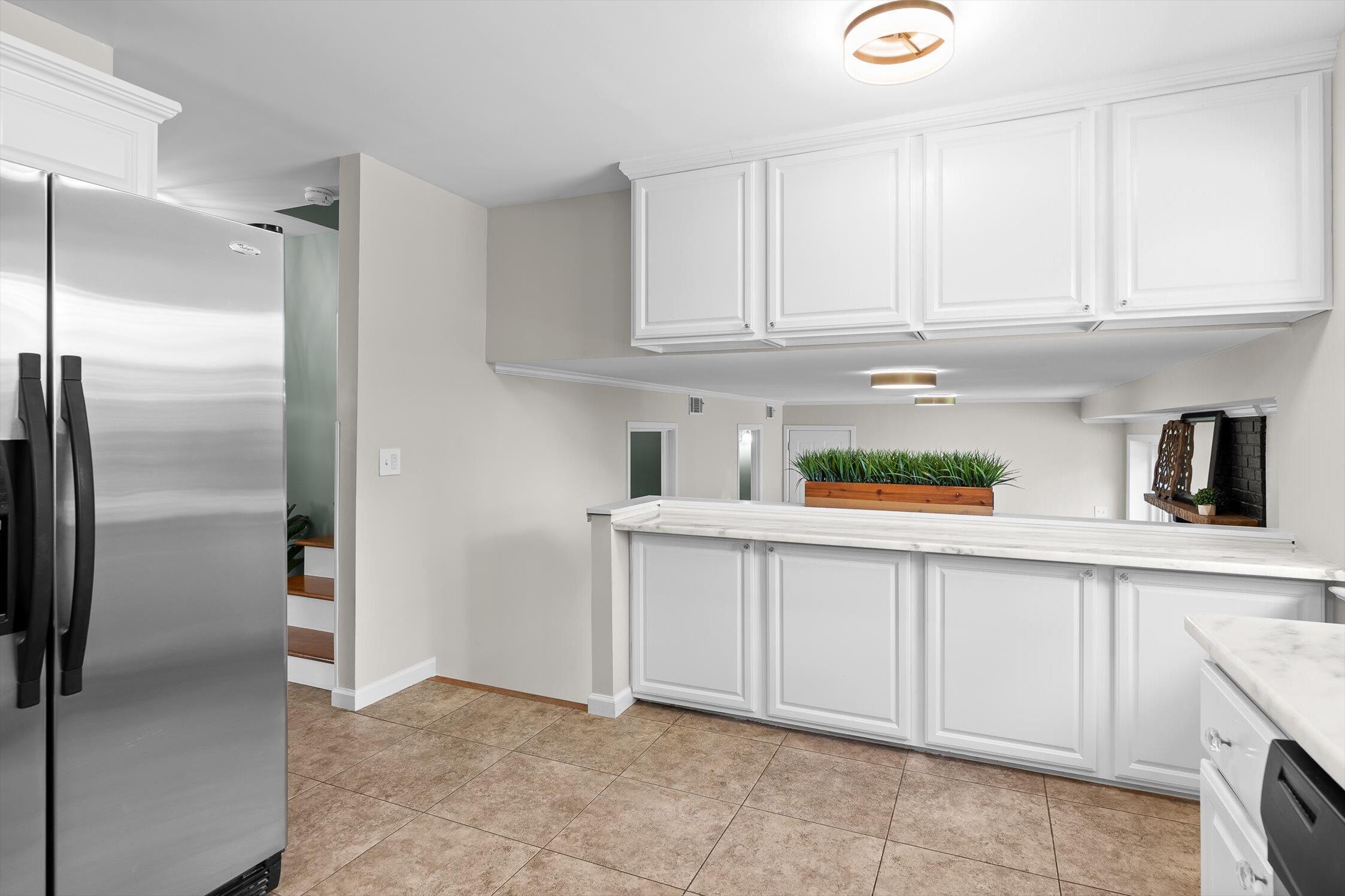 143 Rolling Ridge Drive Chattanooga, TN 37421 - Photo 15 of 33 Kitchen w/ View Into Family Room