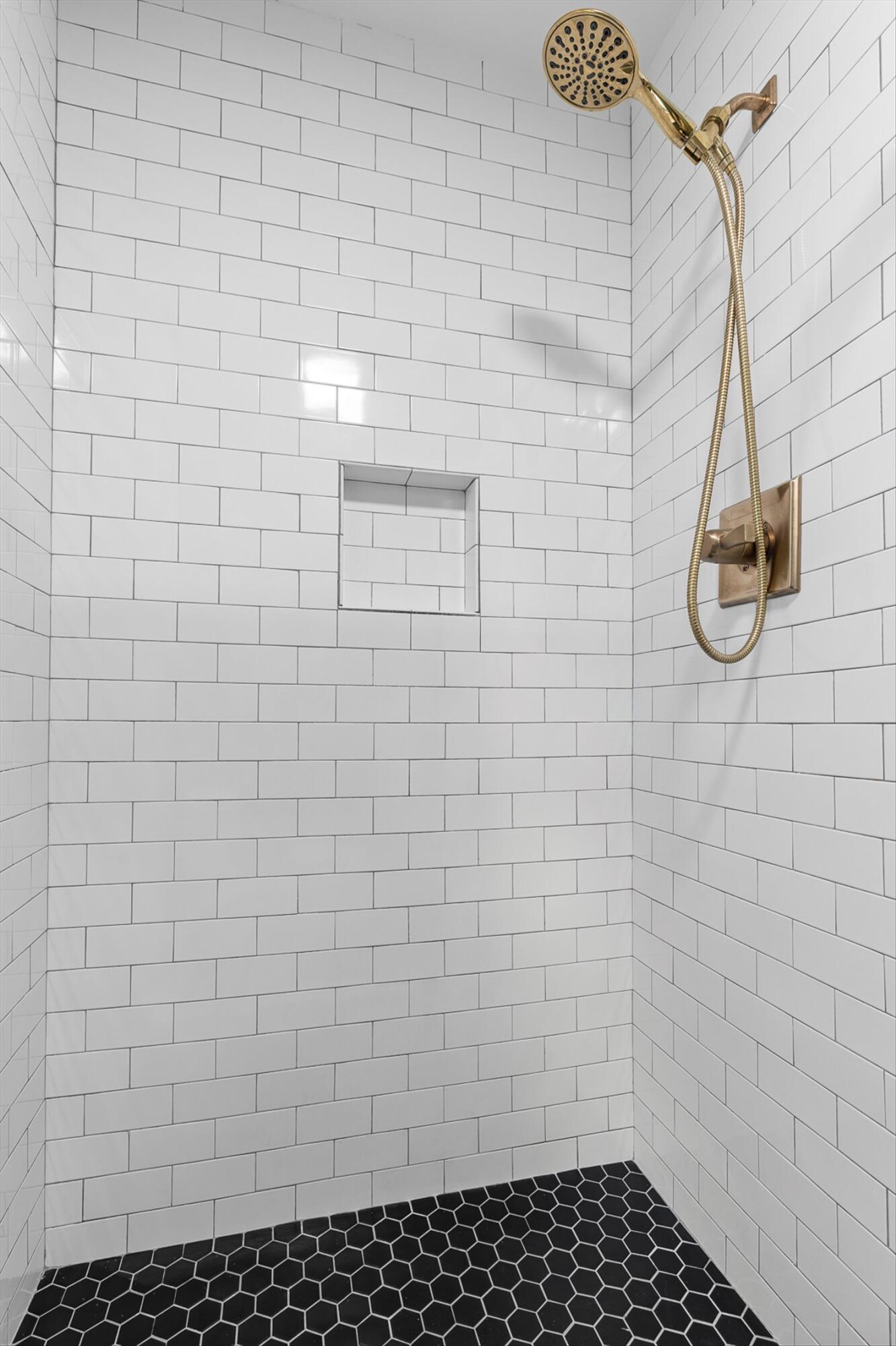 143 Rolling Ridge Drive Chattanooga, TN 37421 - Photo 23 of 33 Primary Bath