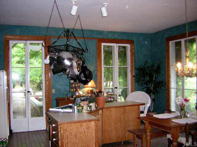 2800 Hawk Hill Road Mebane, NC 27302 - Photo 4 of 10 Island in Kitchen