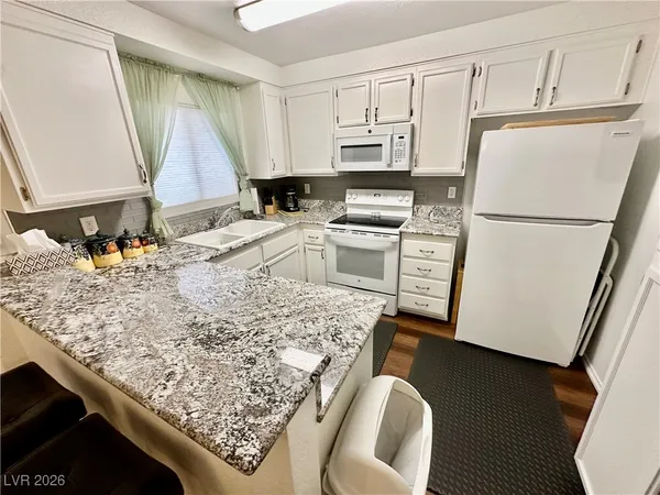 $179,990 | 2221 Bay Club Drive, Unit 102, Laughlin, NV 89029