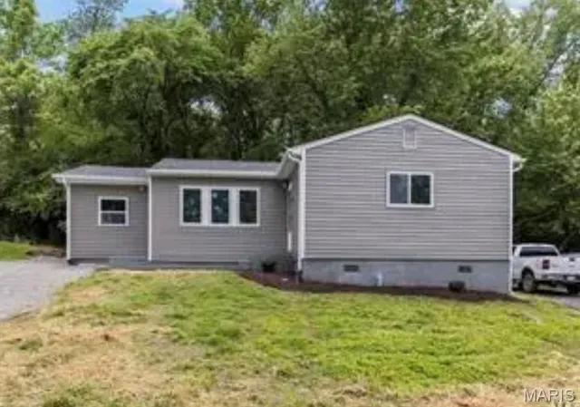 $185,000 | 834 Young Drive, Fenton, MO 63026