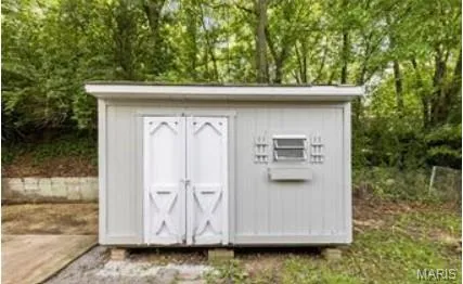 $185,000 | 834 Young Drive, Fenton, MO 63026