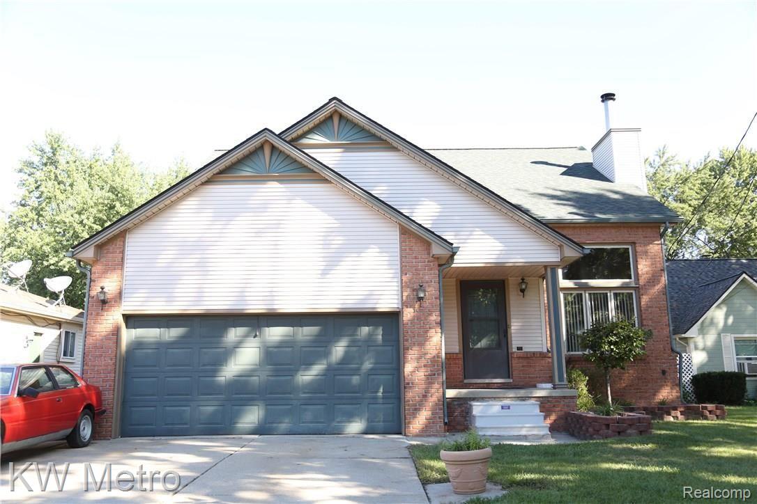 2159 Oakcrest Road Sterling Heights, MI 48310 - Photo 35 of 36 8B8A9946.JPG