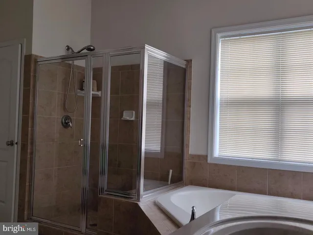 $3,300 | 42891 Edgegrove Heights Terrace, Ashburn, VA 20148