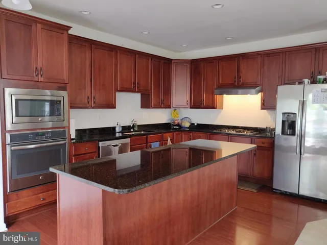 $3,300 | 42891 Edgegrove Heights Terrace, Ashburn, VA 20148