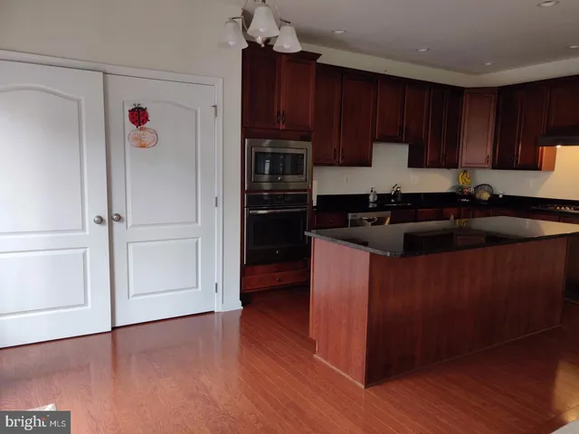 $3,300 | 42891 Edgegrove Heights Terrace, Ashburn, VA 20148