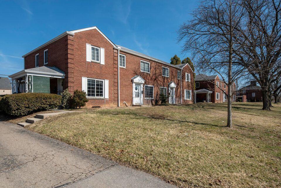 1532 Waltham Road Columbus, OH 43221 - Photo 2 of 16 20220309171154098677000000-o