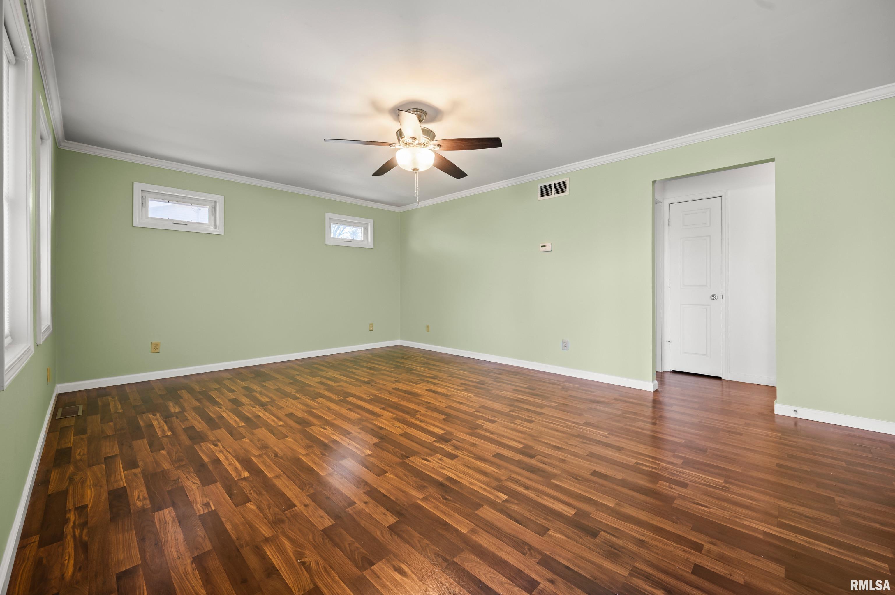 319 Harrison Street Bartonville, IL 61607 - Photo 4 of 32