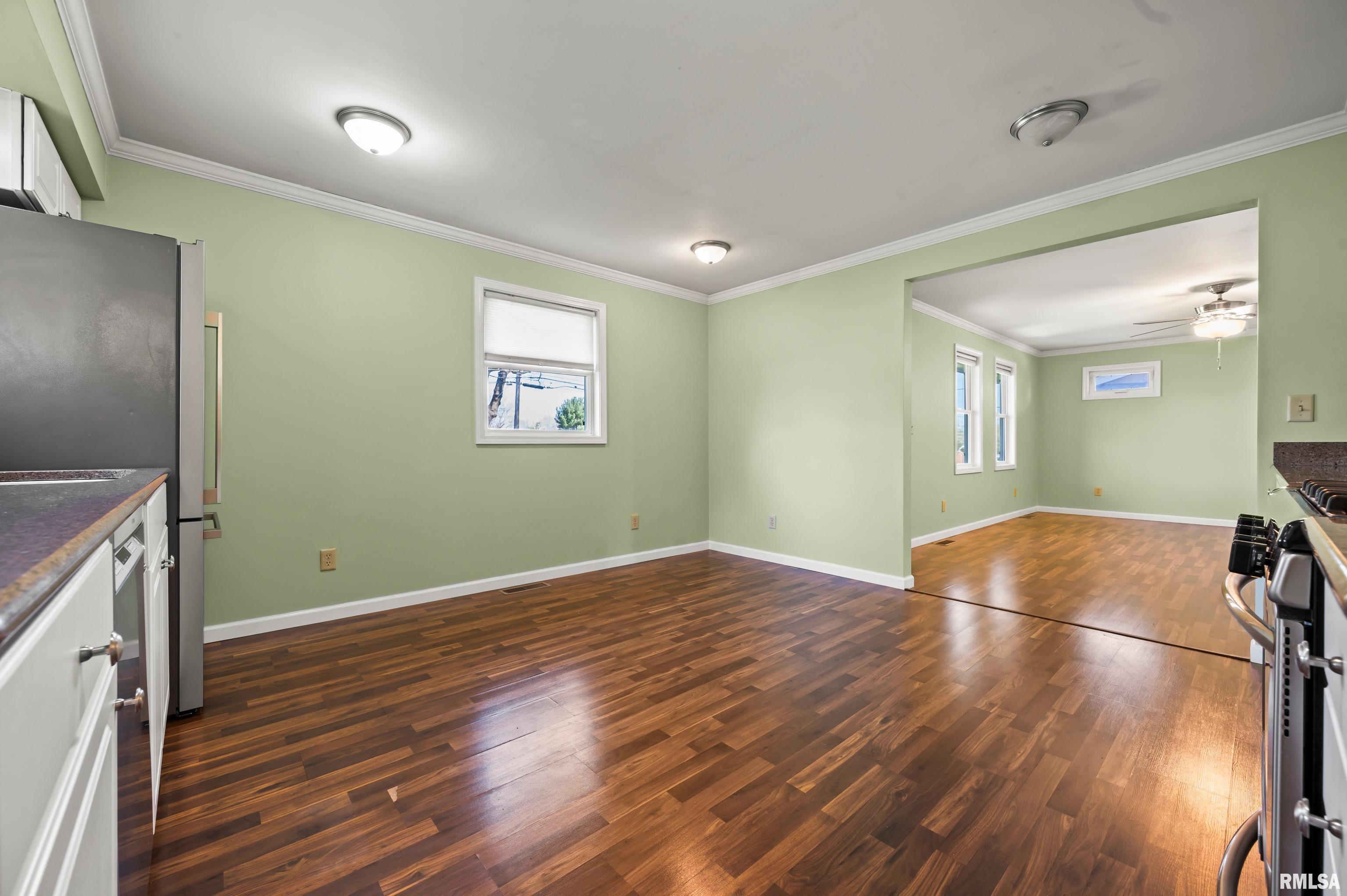319 Harrison Street Bartonville, IL 61607 - Photo 8 of 32