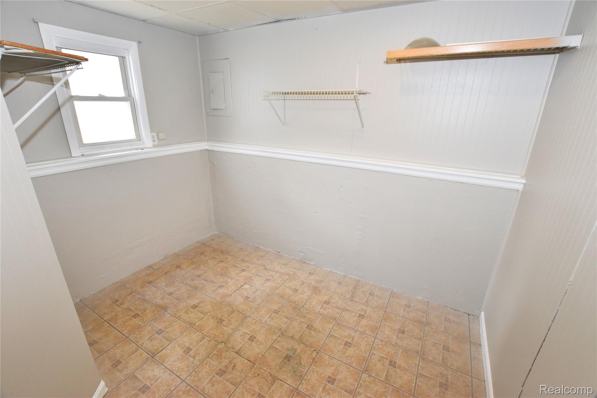 5825 Branch Road Flint, MI 48506 - Photo 12 of 14 Utility Room